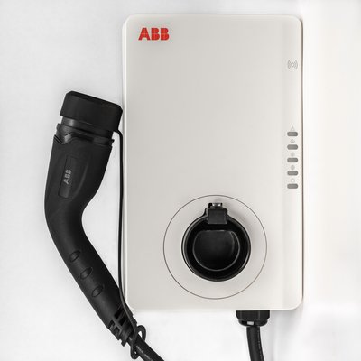 Зарядна станція ABB Terra AC Wallbox 22 кВт 32 A 3Ф з кабелем Т2 5 м RFID та 4G 383902290 фото