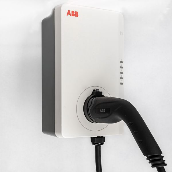 Зарядна станція ABB Terra AC Wallbox 22 кВт 32 A 3Ф з кабелем Т2 5 м RFID та 4G 383902290 фото